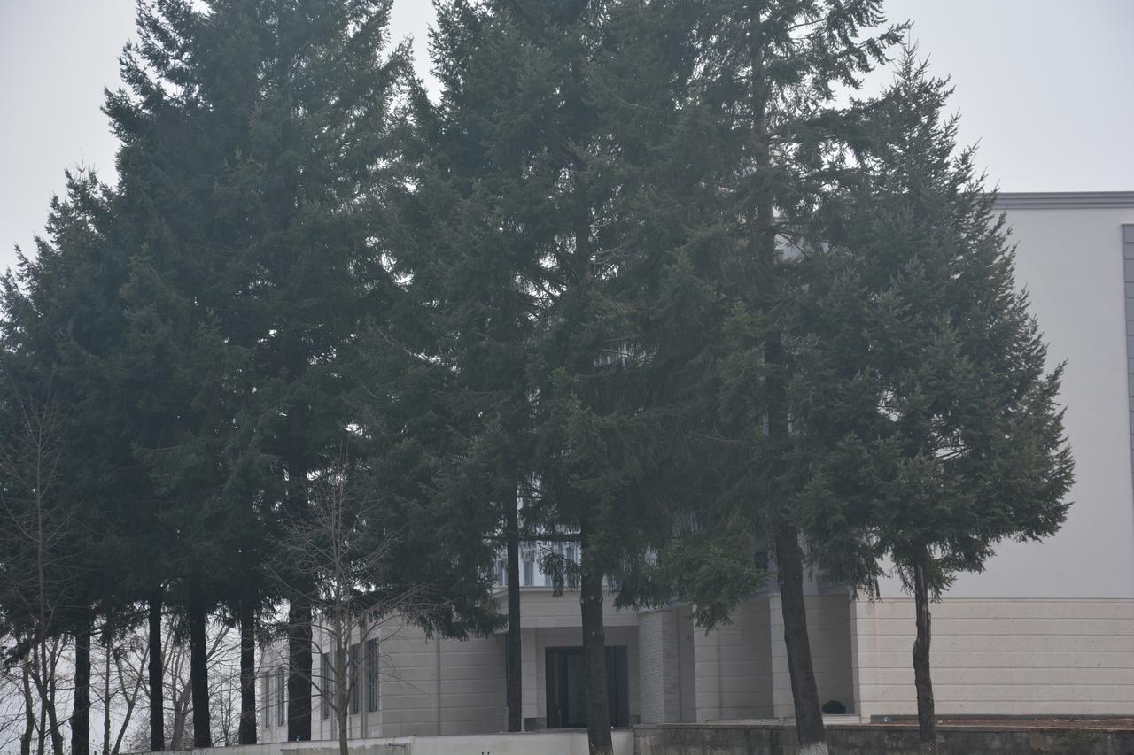 Hotel Turizem Shkelzeni Bajram Curri Exteriér fotografie