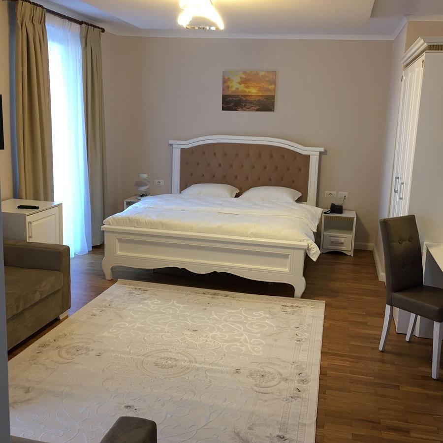 Hotel Turizem Shkelzeni Bajram Curri Exteriér fotografie