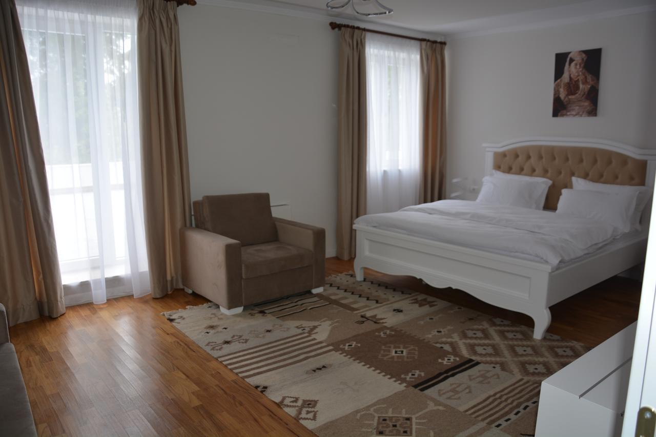 Hotel Turizem Shkelzeni Bajram Curri Exteriér fotografie