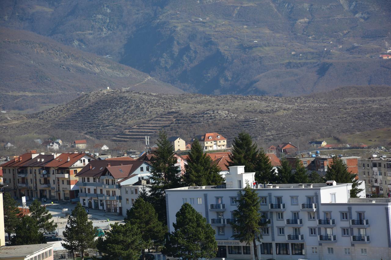 Hotel Turizem Shkelzeni Bajram Curri Exteriér fotografie