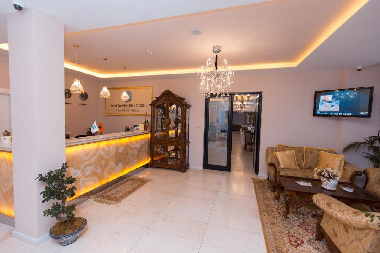 Hotel Turizem Shkelzeni Bajram Curri Exteriér fotografie