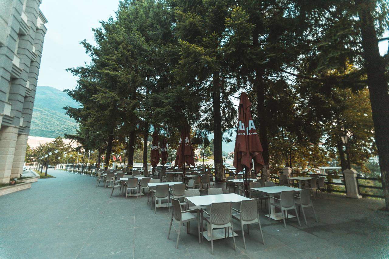 Hotel Turizem Shkelzeni Bajram Curri Exteriér fotografie