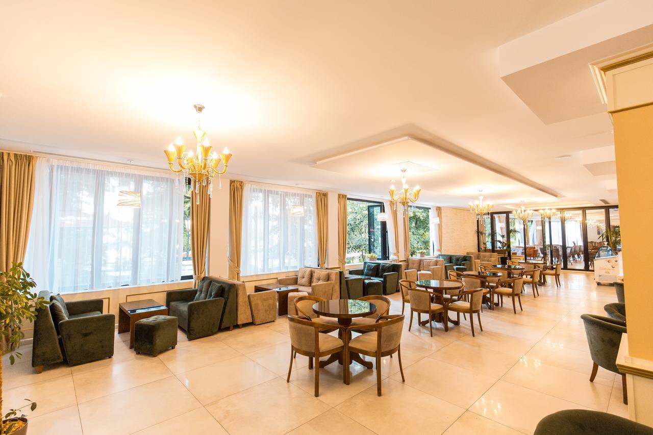 Hotel Turizem Shkelzeni Bajram Curri Exteriér fotografie